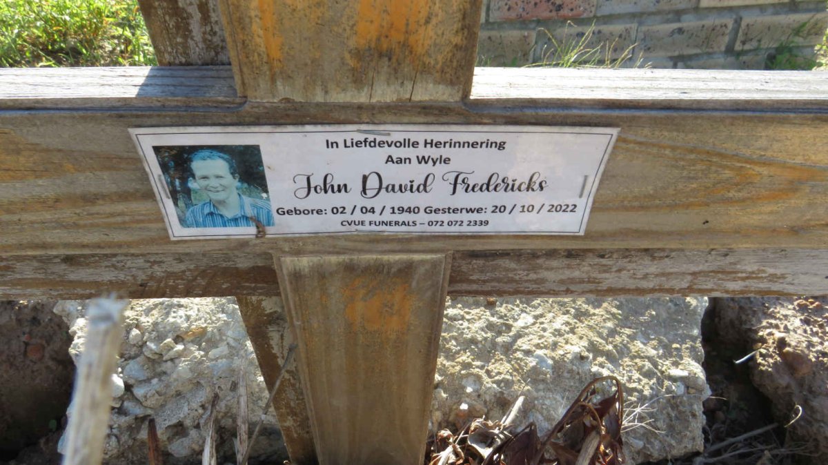 FREDERICKS John David 1940-2022