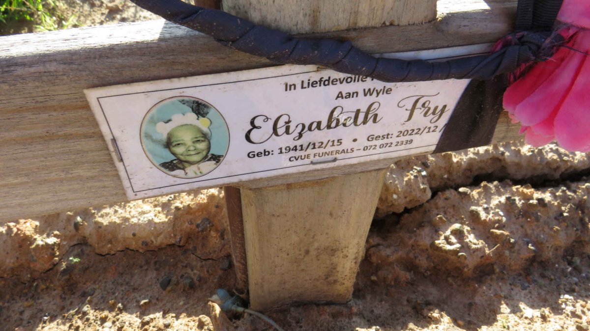FRY Elizabeth 1941-2022