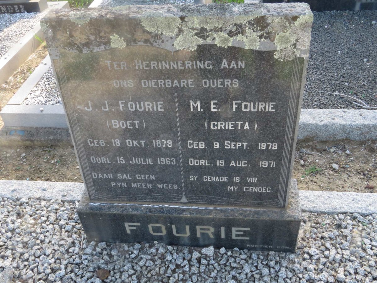 FOURIE J.J. 1879-1963 & M.E. 1879-1971