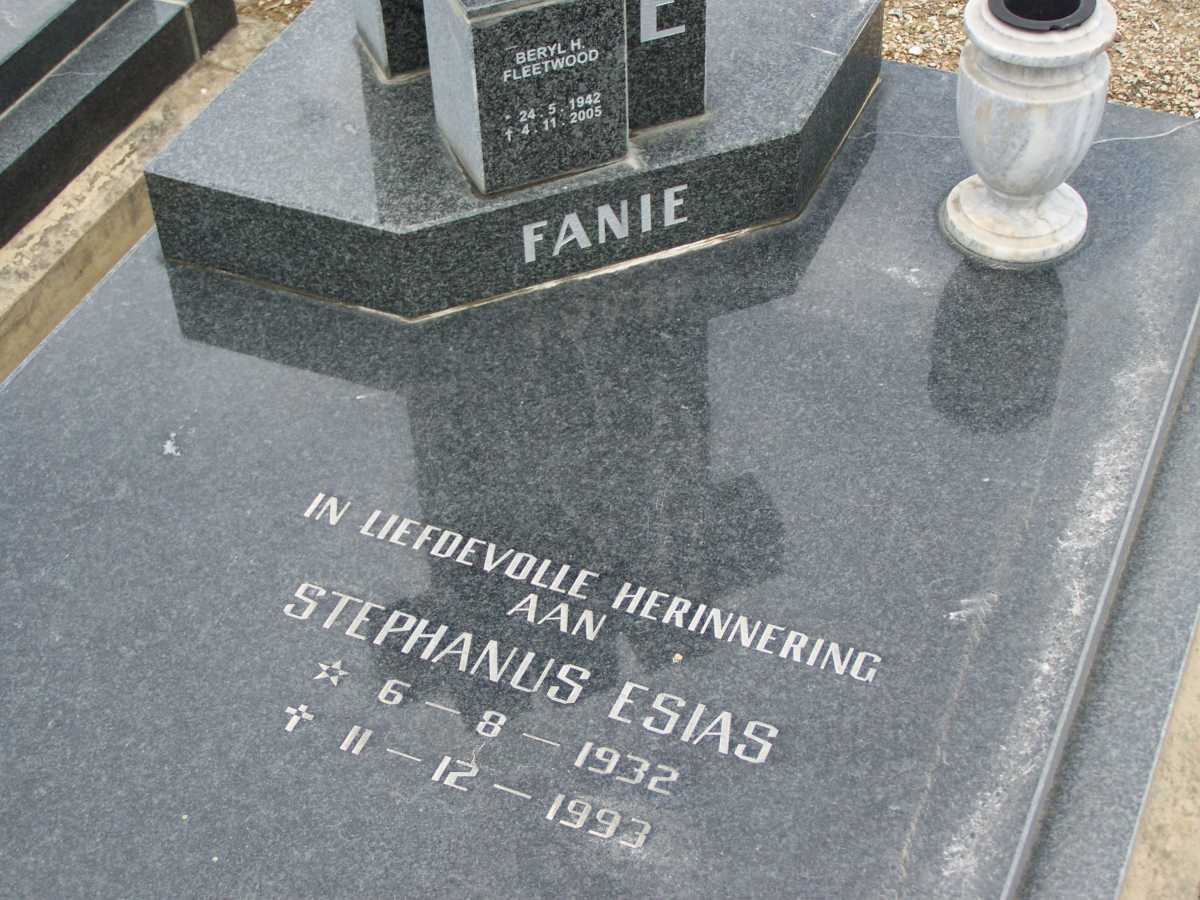 HULME Stephanus Esias 1932-1993 &amp; Beryl H. FLEETWOOD 1942-2005 _2