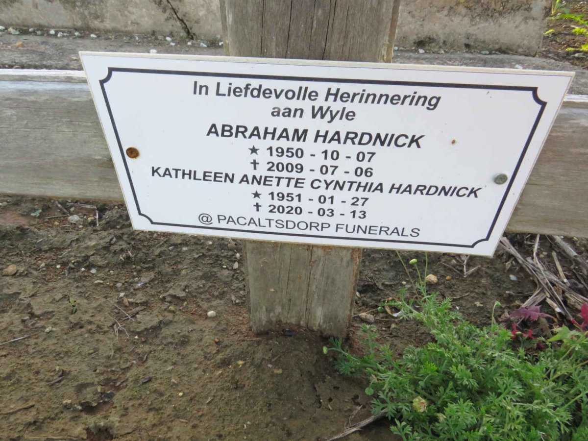 HARDNICK Abraham 1950-2009 & Kathleen Anette Cynthia 1951-2020