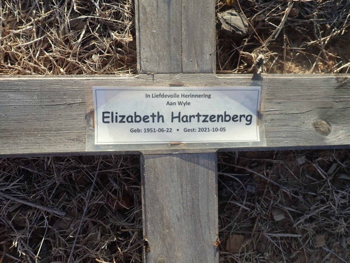 HARTZENBERG Elizabeth 1951-2021