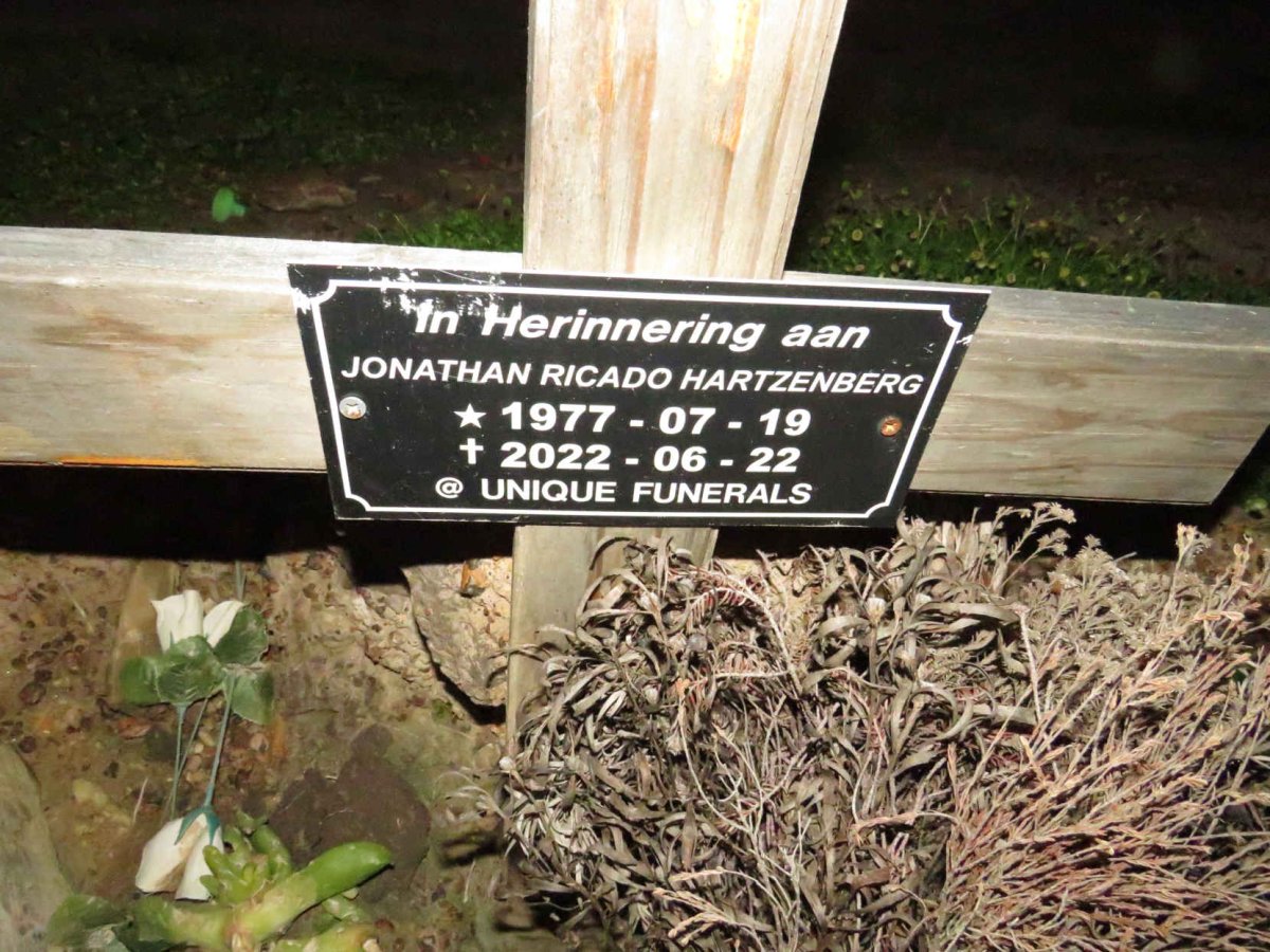 HARTZENBERG Jonathan Ricado 1977-2022