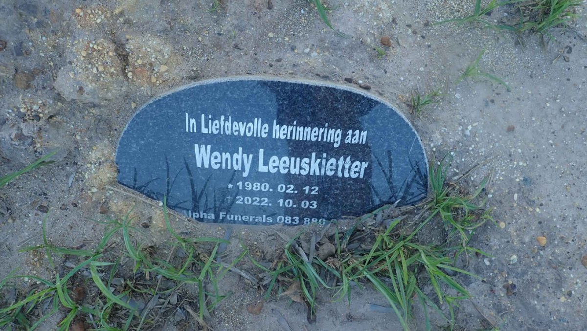 LEEUSKIETTER Wendy 1980-2022