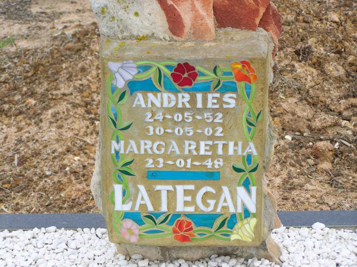LATEGAN Andries 1952-2002 &amp; Margaretha 1948-
