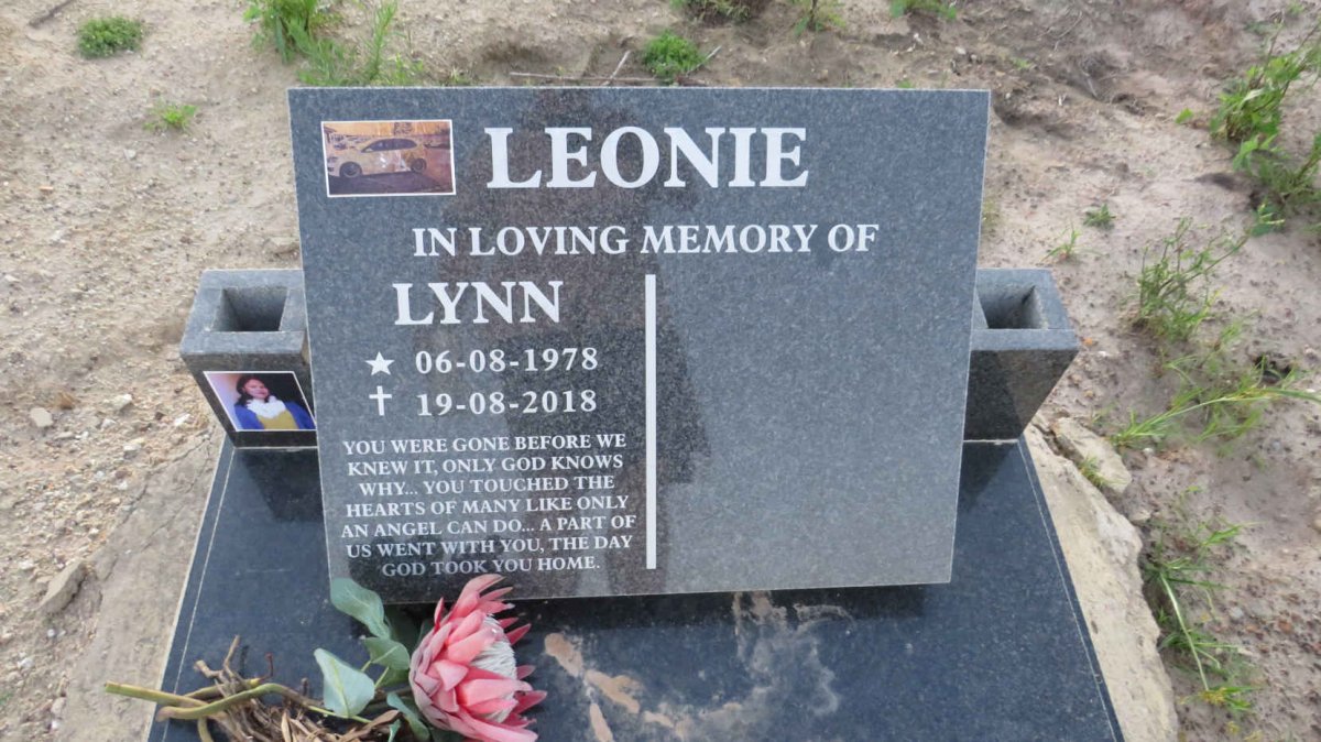 LEONIE Lynn 1978-2018