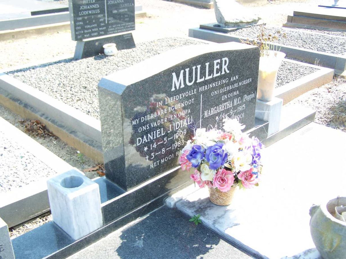 MULLER Daniel J. 1909-1983 &amp; Margaretha M.C. 1915-2001