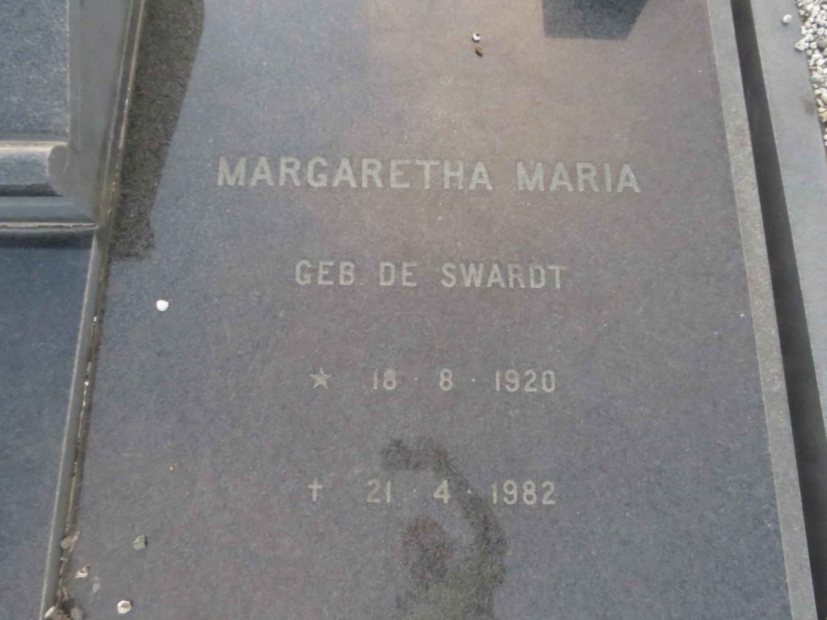 MARITZ Petrus Jacobus 1918-1993 & Margaretha Maria DE SWARDT 1920-1982 _3