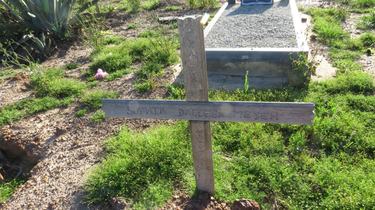 MEYER Sophia Dalleen 1945-2015