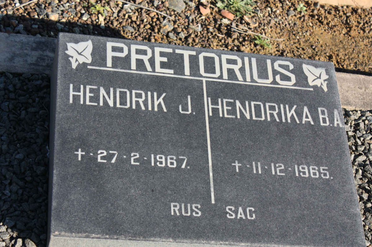 PRETORIUS Hendrik J. -1967 &amp; Hendrika B.A. -1965