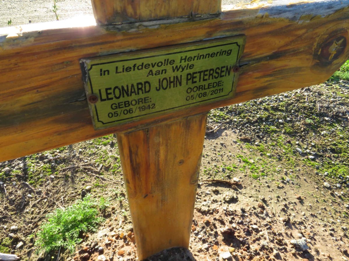 PETERSEN Leonard John 1942-2011