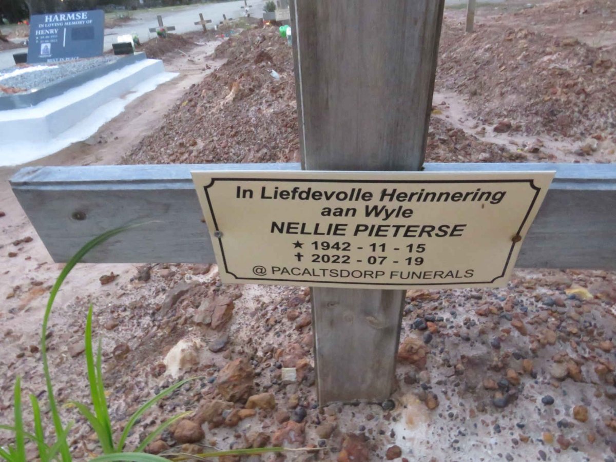 PIETERSE Nellie 1942-2022
