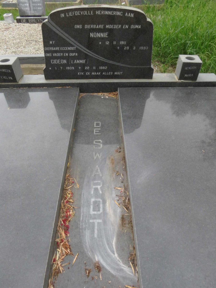 SWARDT Gideon, de 1909-1982 & Nonnie 1911-1993 _1