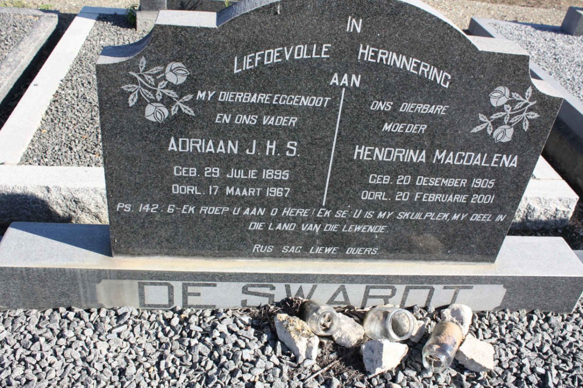 SWARDT  Adriaan J.H.S., de 1895-1967 &amp; Hendrina Magdalena 1905-2001