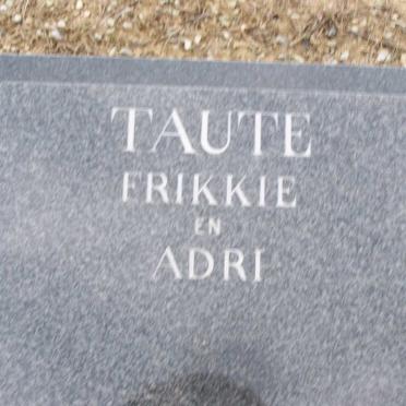 YS 820 Taute Frikkie _ Adri