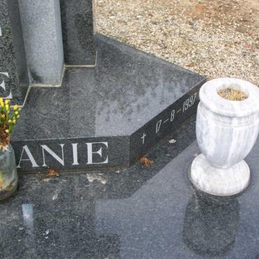 ZEELIE Daniel Petrus 1942-1997