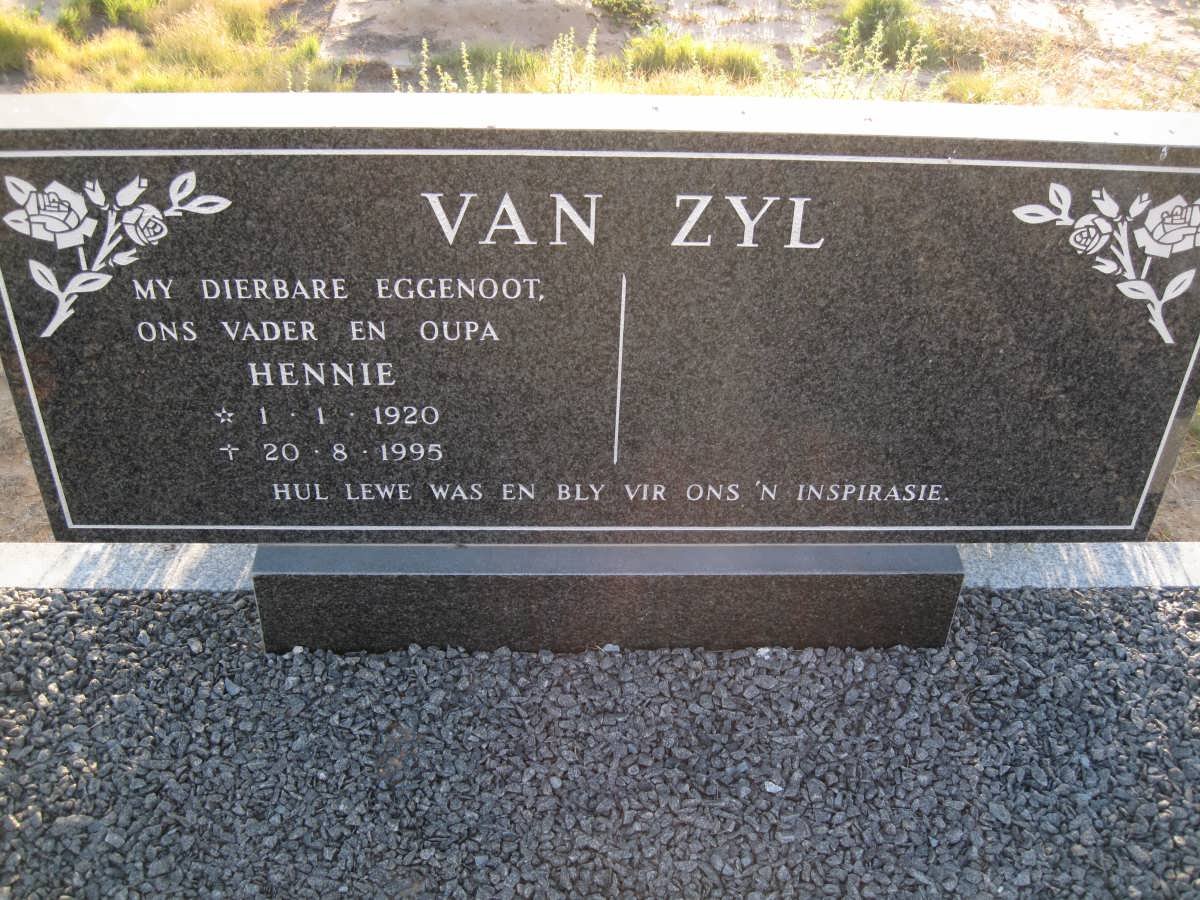 ZYL Hennie, van 1920-1995