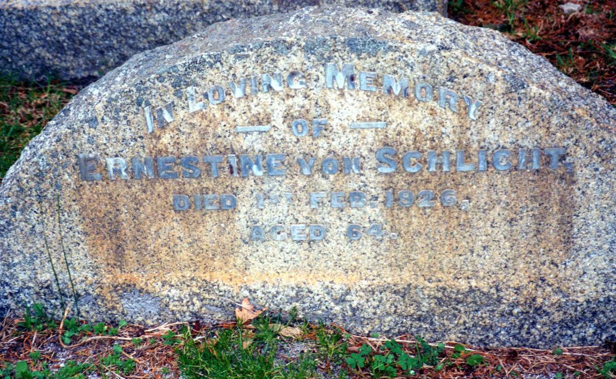 SCHLICHT Ernestine, von -1926