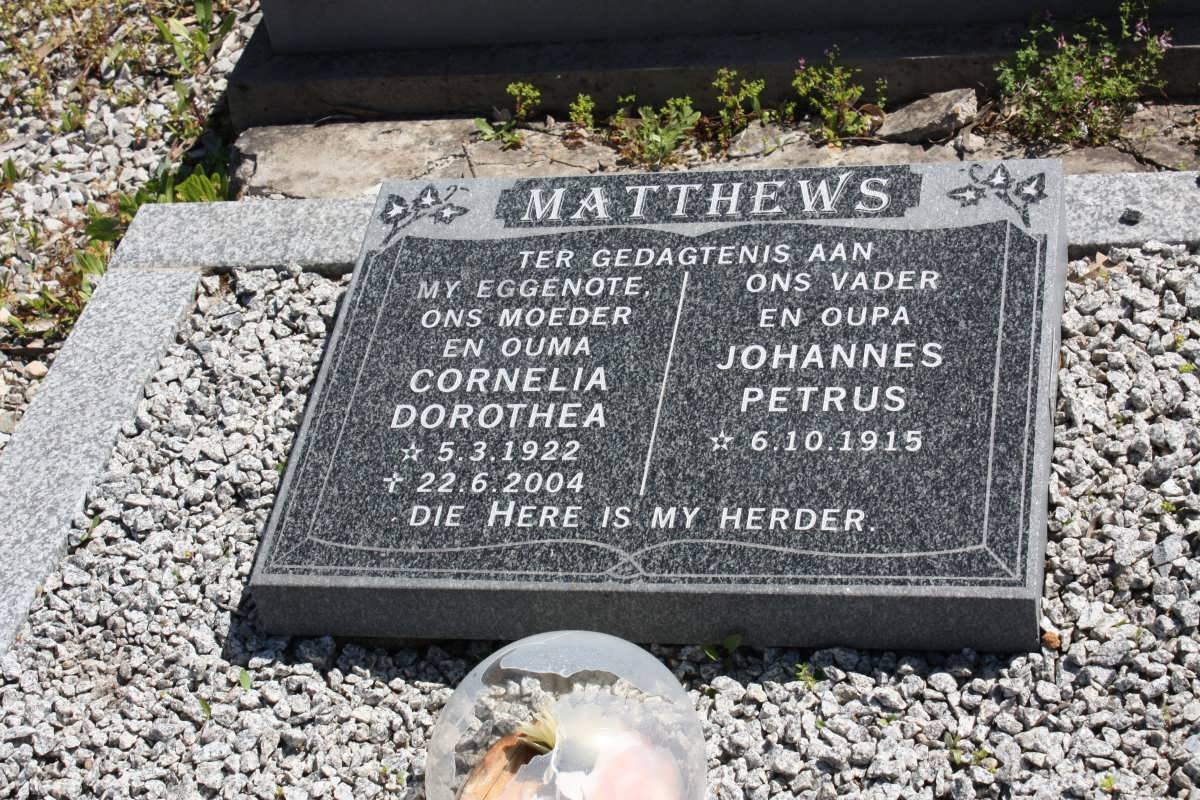 MATTHEWS Johannes Petrus 1915- &amp; Cornelia Dorothea 1922-2004