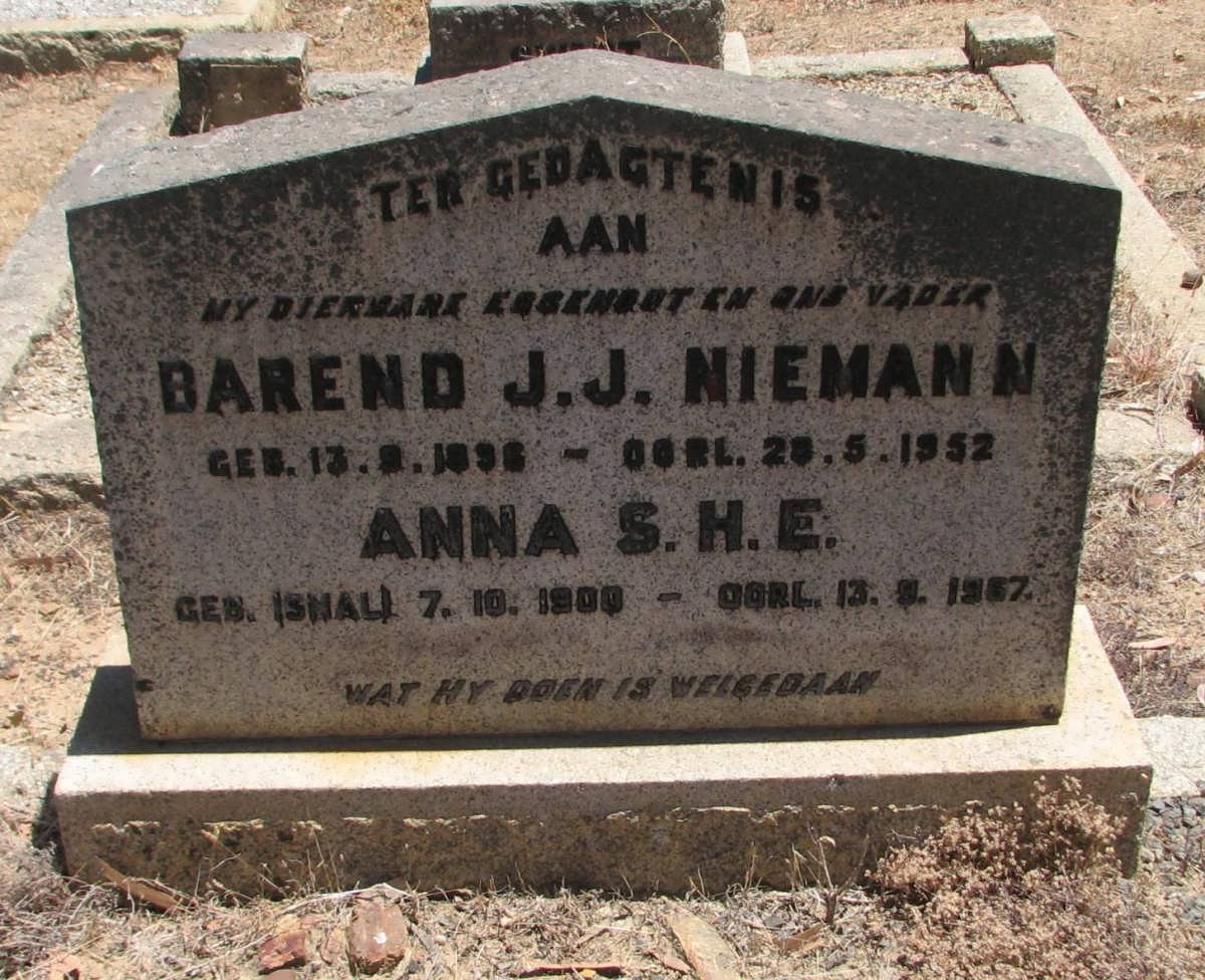NIEMANN Barend J.J. 1896-1952 &amp; Anna S.H.E. SMAL 1900-1967