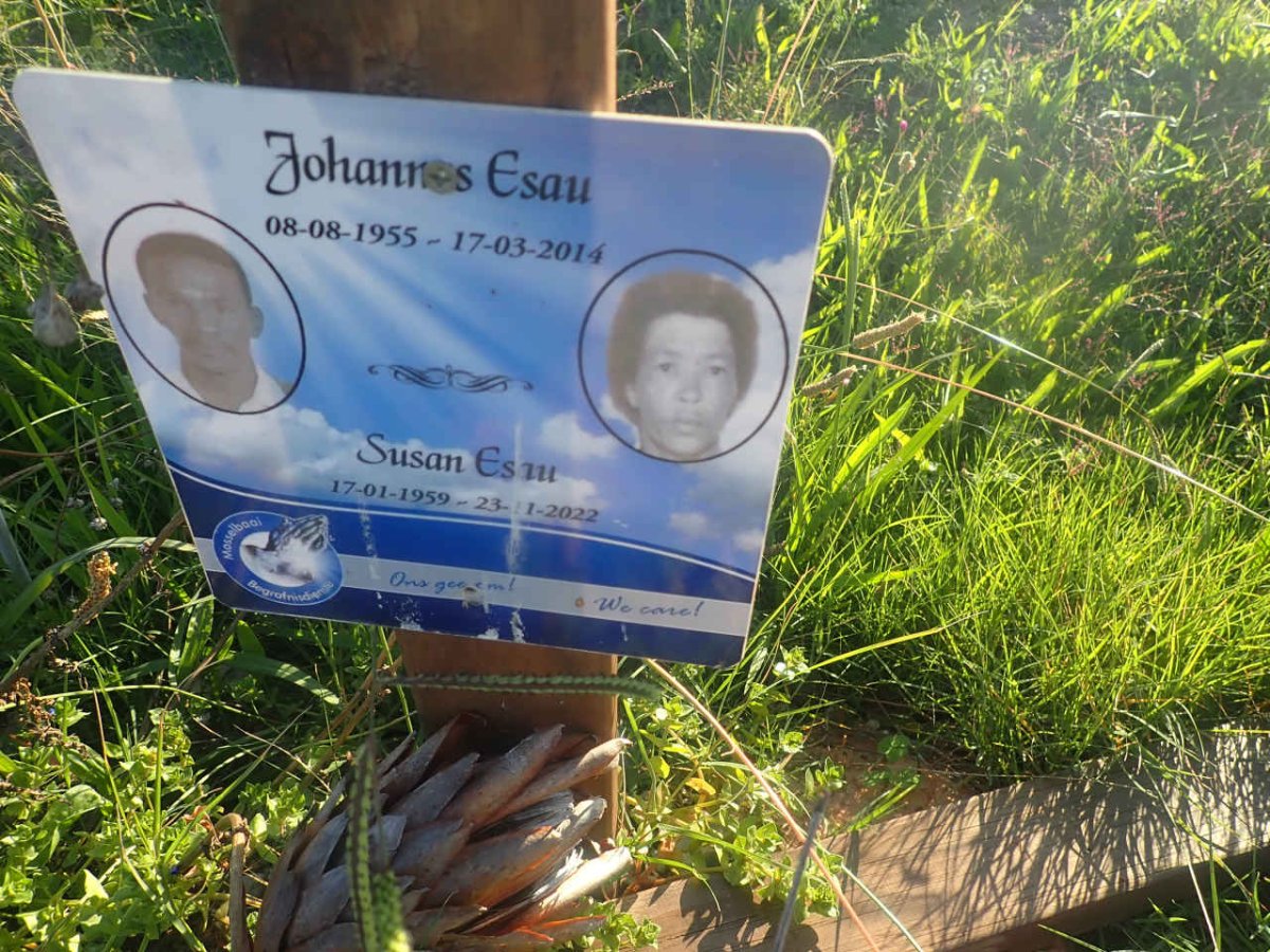 ESAU Johannes 1955-2014 & Susan 1959-2022
