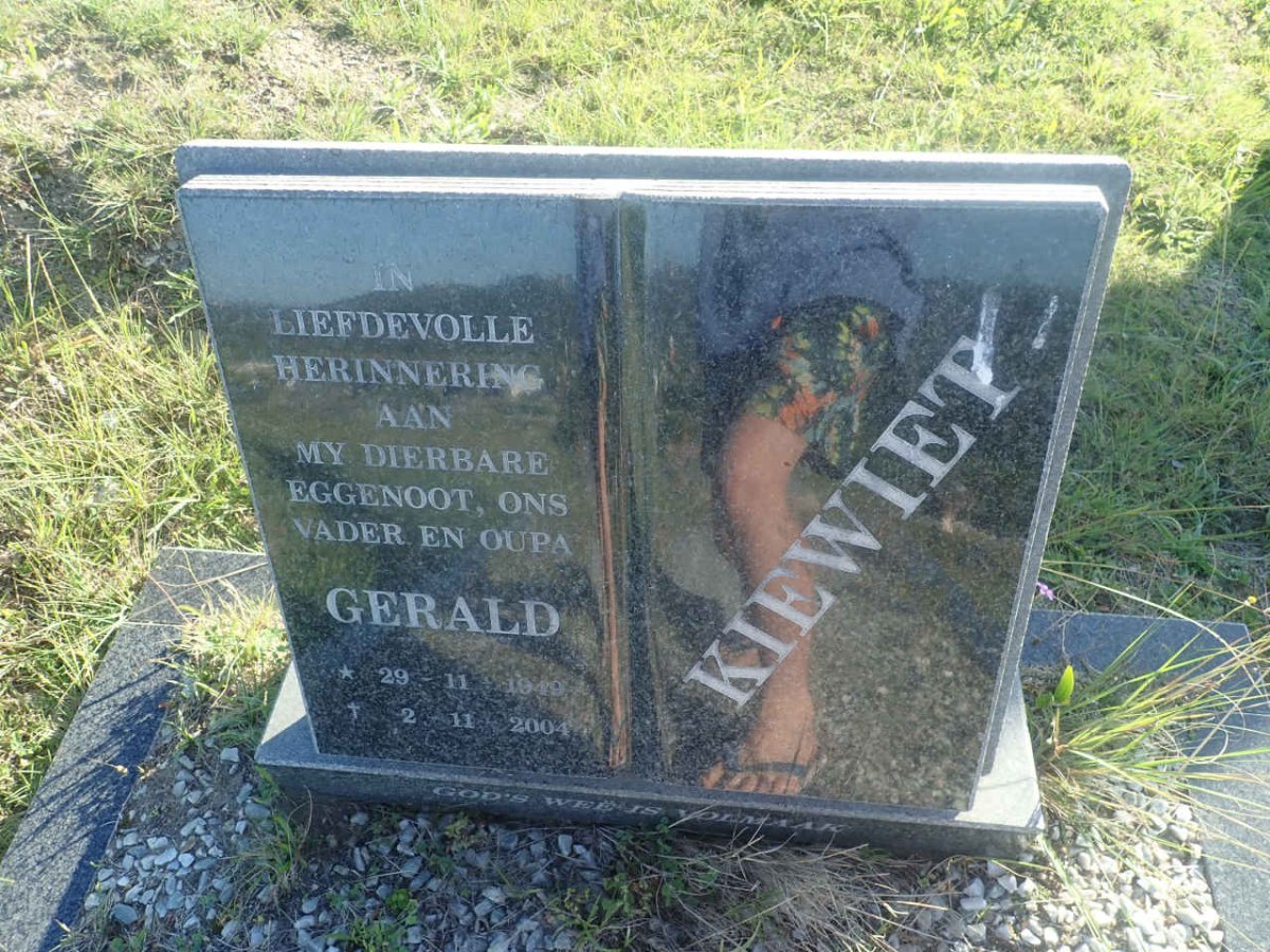 KIEWIET Gerald 1949-2004
