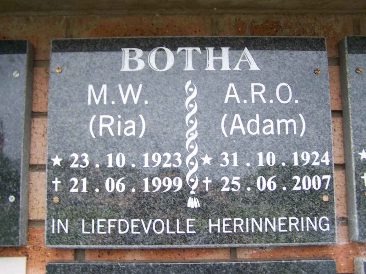 BOTHA A.R.O. 1924-2007 &amp; M.W. 1923-1999