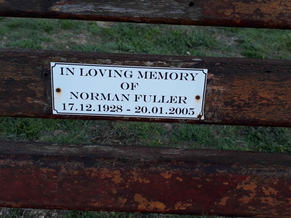 FULLER Norman 1928-2005