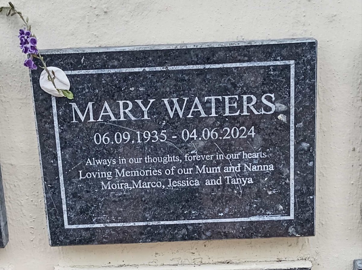 WATERS Mary 1935-2024