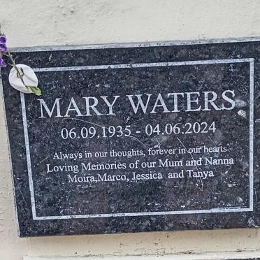 WATERS Mary 1935-2024