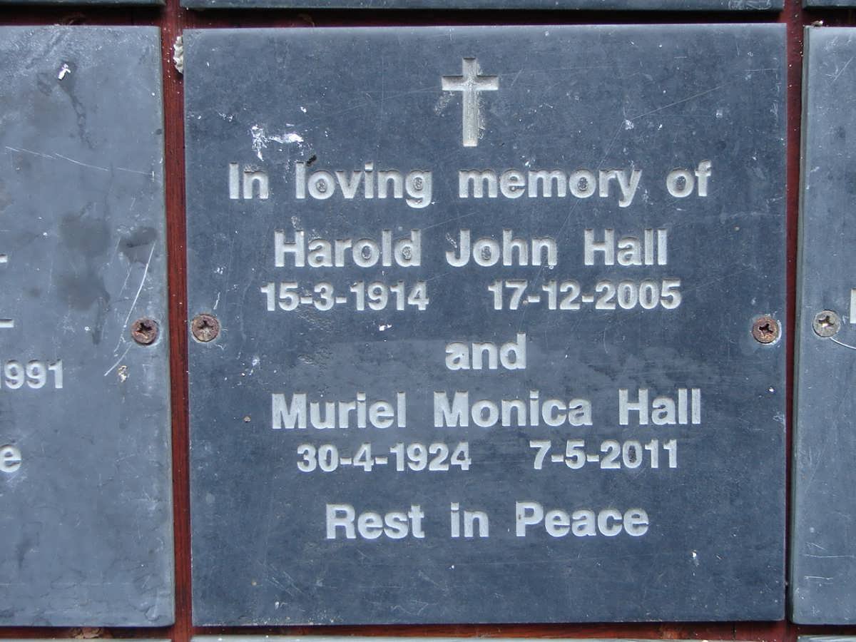HALL Harold John 1914-2005 &amp; Muriel Monica 1924-2011