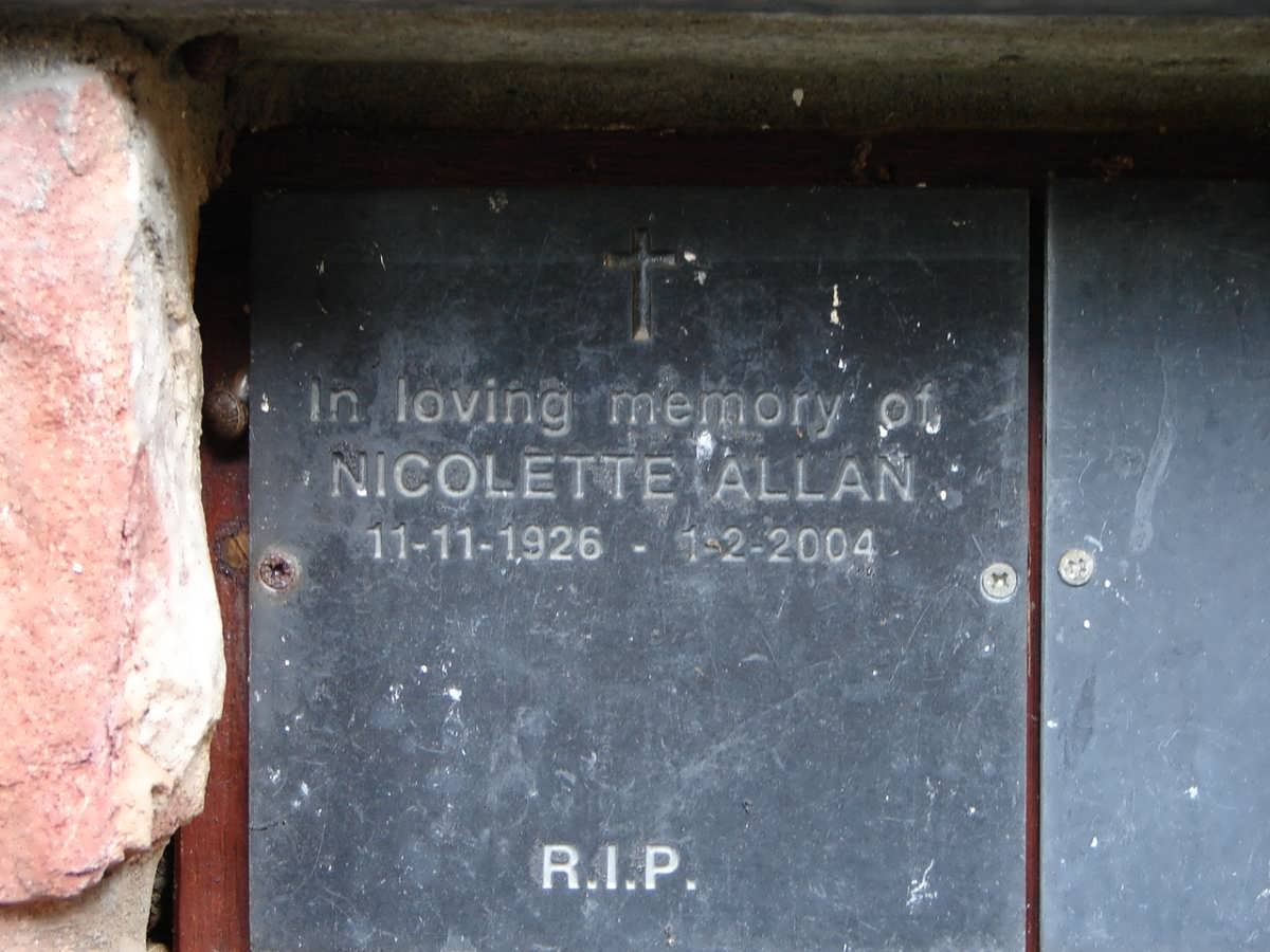 ALLAN Nicolette 1926-2004