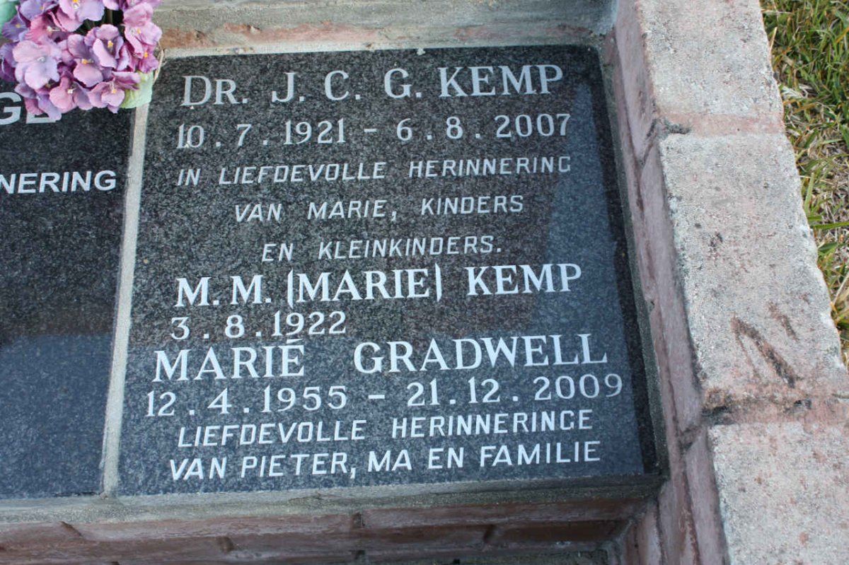 KEMP J.C.C. 1921-2007 &amp; M.M. 1922- &amp; Marie GRADWELL 1955-2009