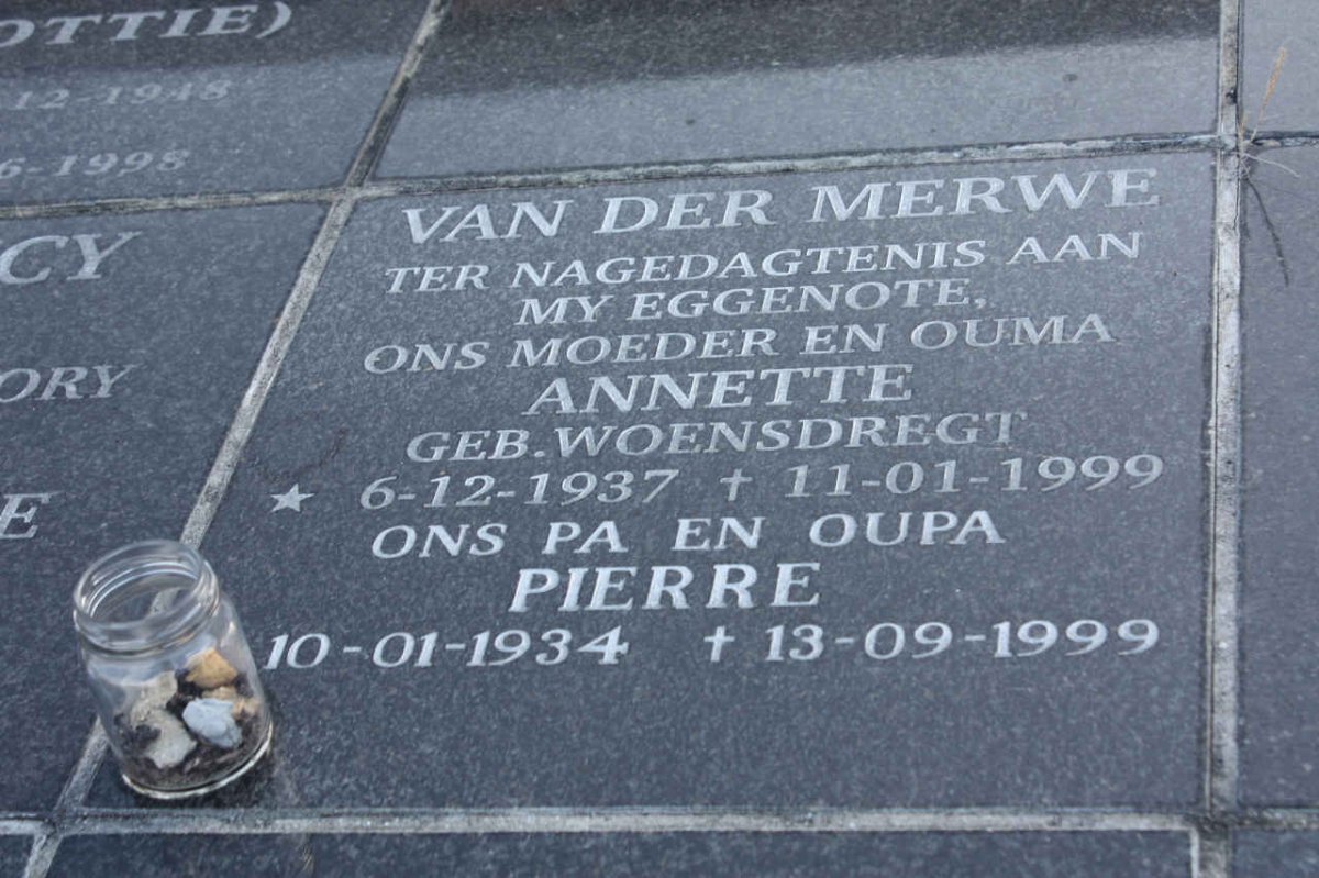 MERWE Pierre, van der 1934-1999 &amp; Annette WOENSDREGT 1937-1999