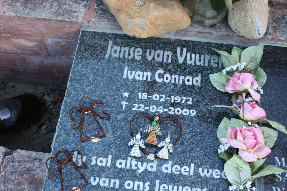 VUUREN Ivan Conrad, Janse van 1972-2009