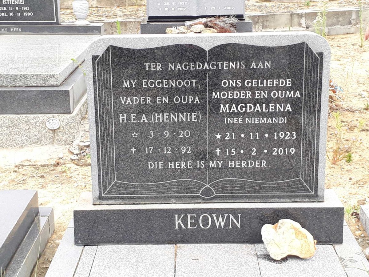 KEOWN H.E.A. 1920-1992 &amp; Magdalena NIEMAND 1923-2019