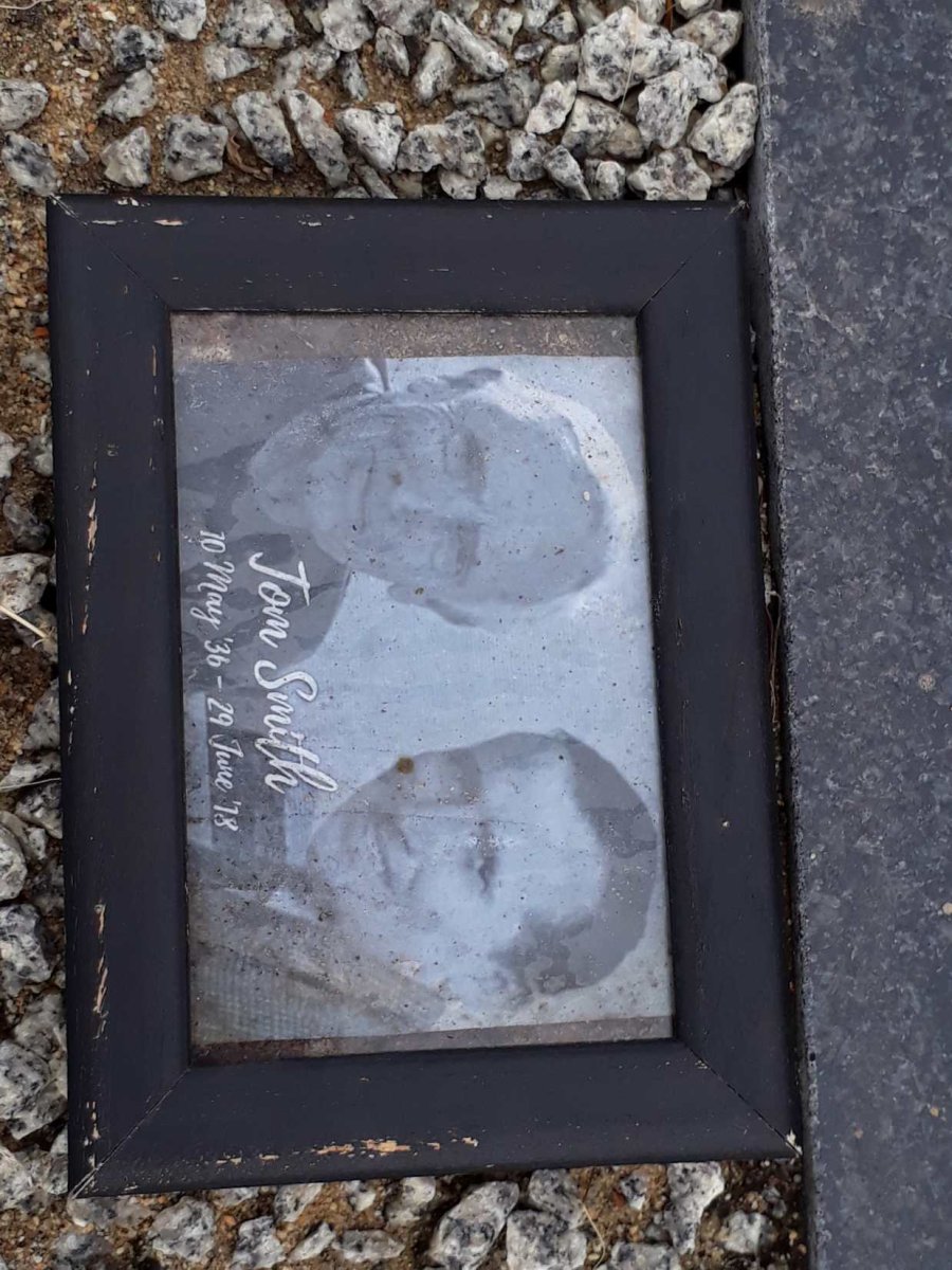 SMITH Tom 1936-2018