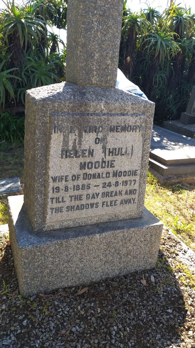 MOODIE Helen nee HULL 1885-1977