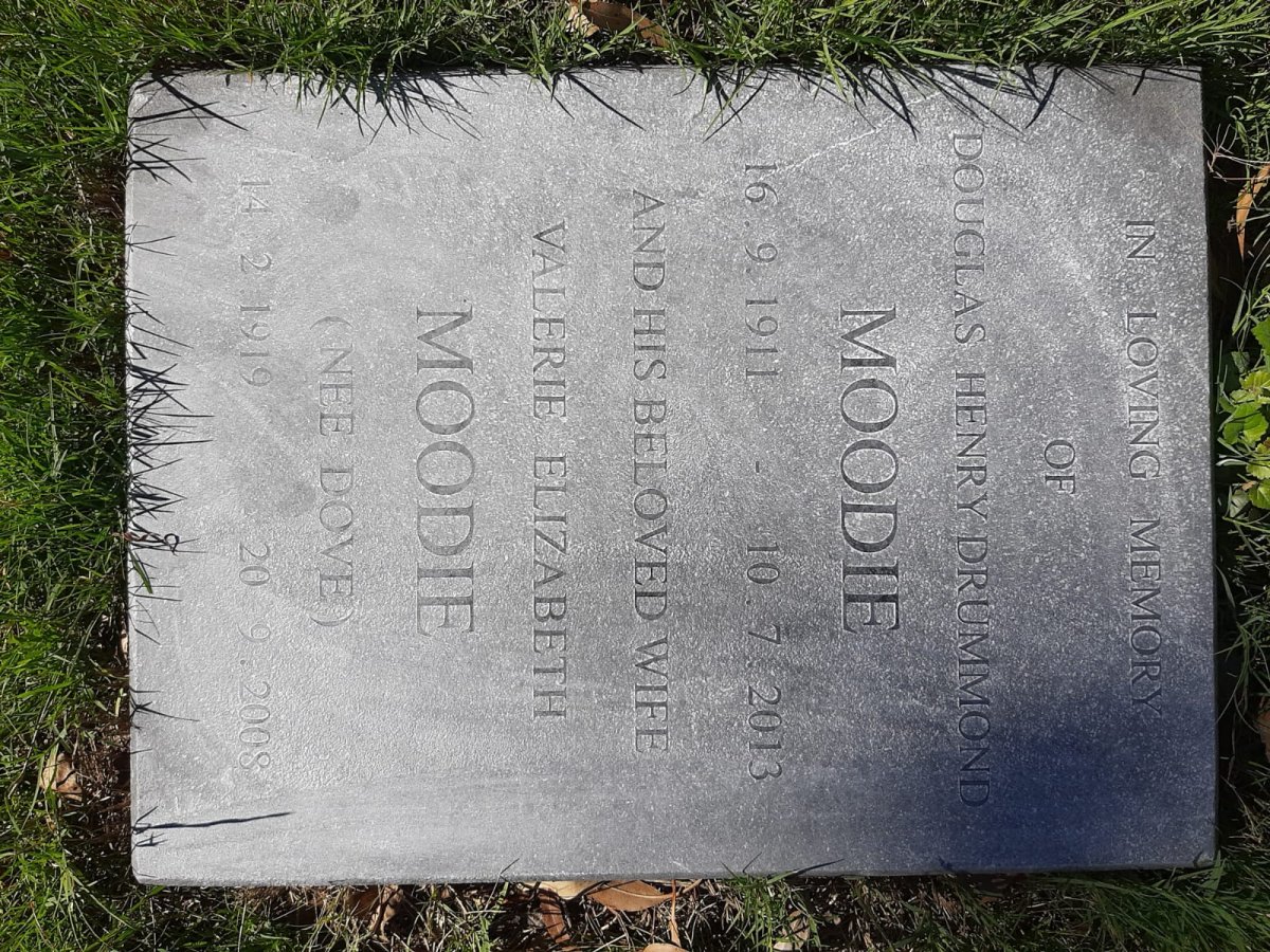 MOODIE Douglas Henry Drummond 1911-2013 &amp; Valerie Elizabeth DOVE 1919-2008