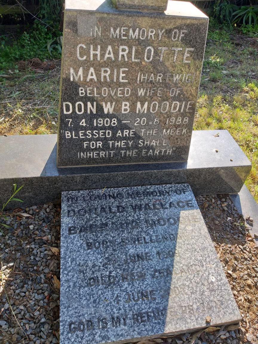 MOODIE Donald Wallace Barraud 1909-2001 &amp; Charlotte Marie HARTWIG 1908-1988