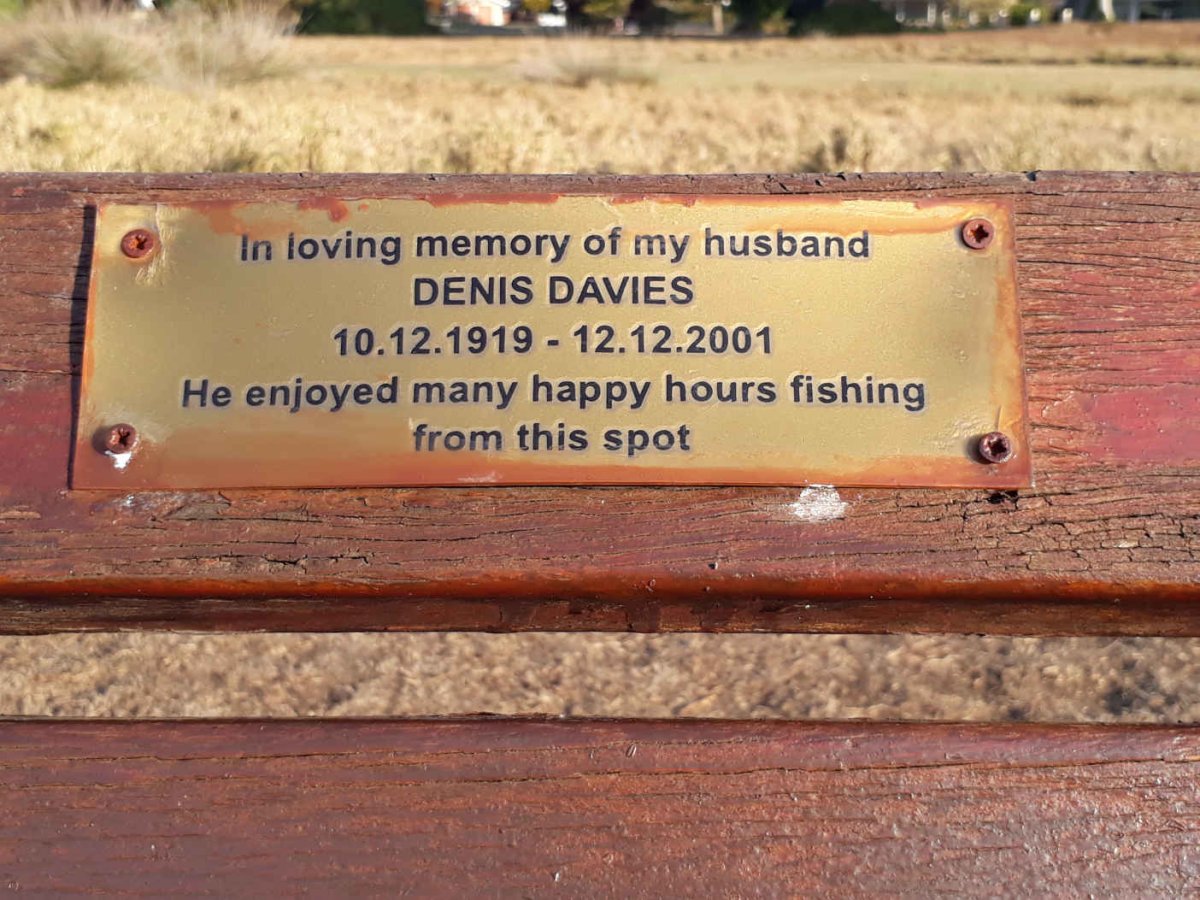 DAVIES Dennis 1919-2001 :: DAVIES Nigel 1954-2012