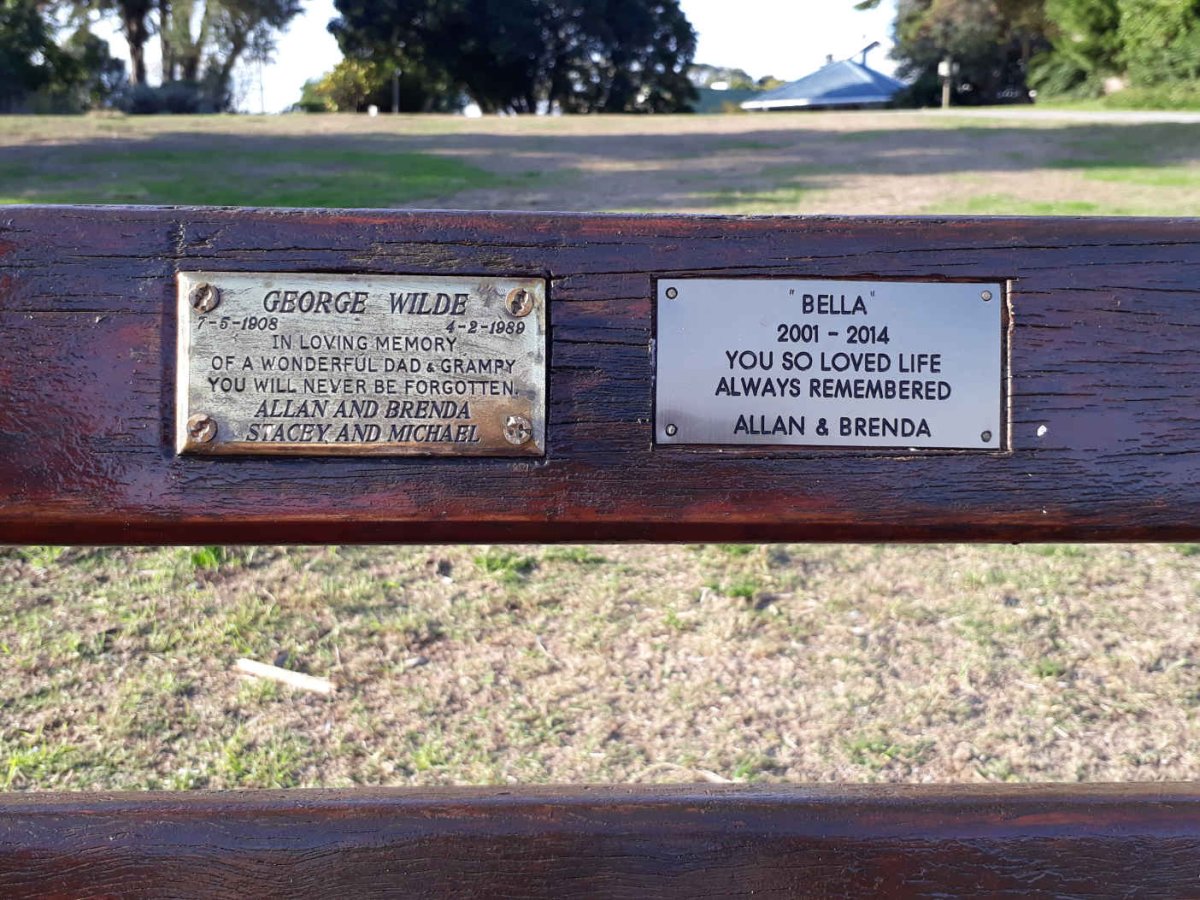 WILDE George 1908-1989 :: ? Bella 2001-2014