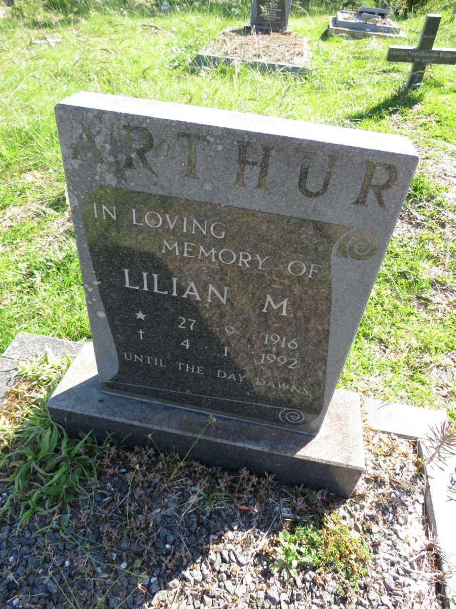 ARTHUR Lilian M. 1916-1992