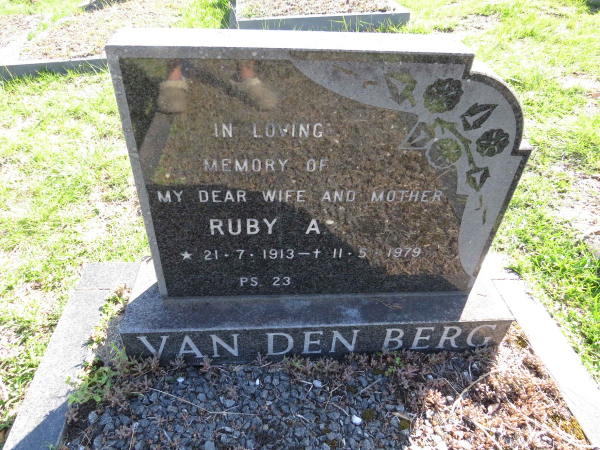 BERG Ruby A., van den 1913-1979