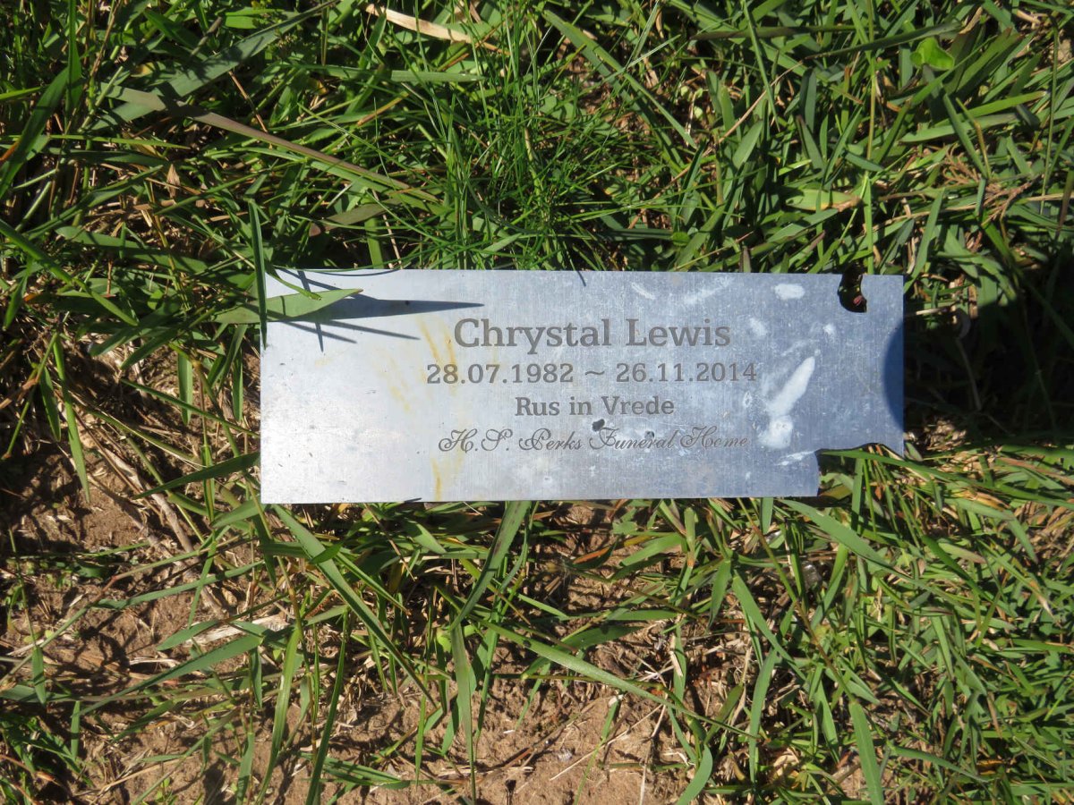 LEWIS Chrystal 1982-2014