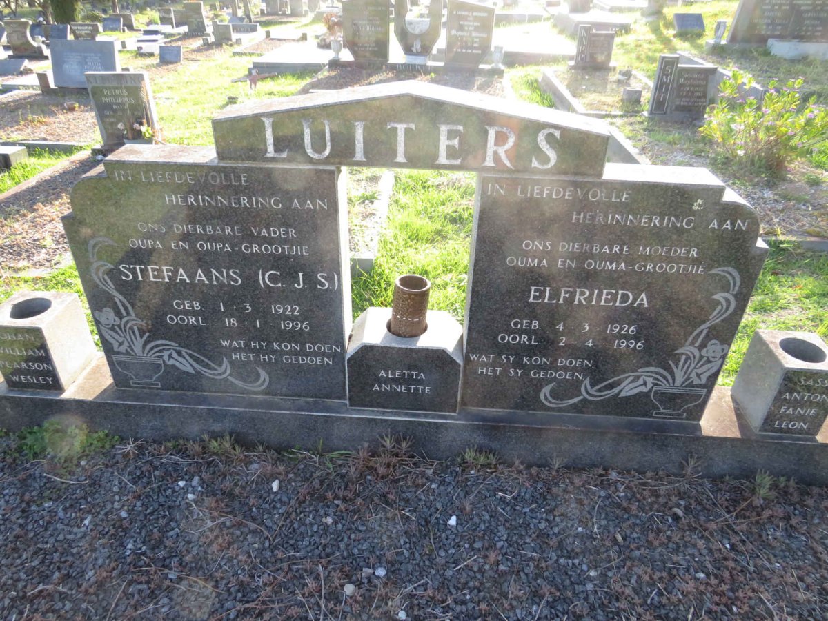 LUITERS C.J.S. 1922-1996 &amp; Elfrieda 1926-1996