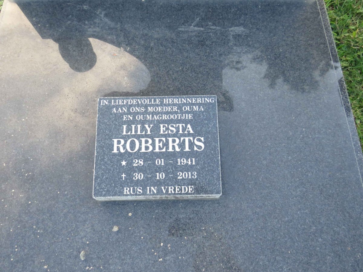 ROBERTS Lily Esta 1941-2013