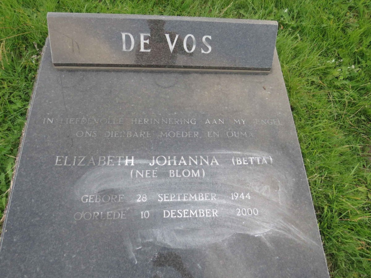 VOS Elizabeth Johanna, de nee BLOM 1944-2000