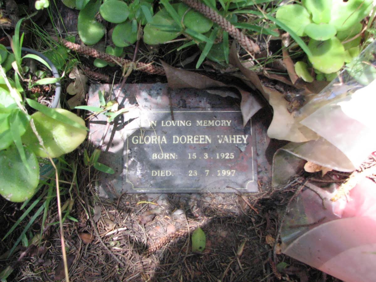 VAHEY Gloria Doreen 1925-1997