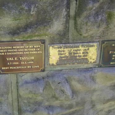 TAYLOR Val E. 1924-1999 ::  BRINTON Joyce Kathleen 1918-2005 :: KEMP Frances 1900-1996